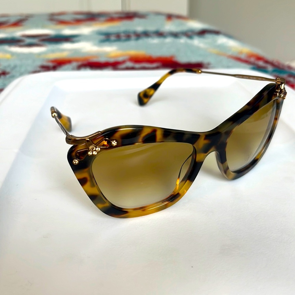 New Min min studded sunglasses tortoise